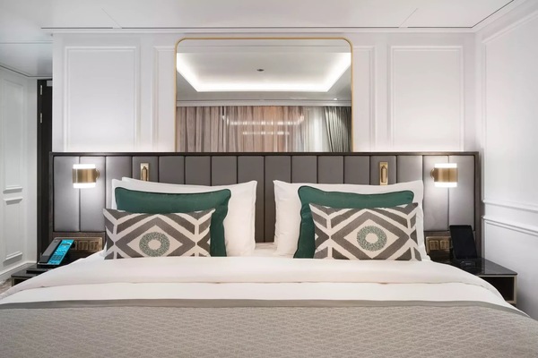 Riverside Luxury Cruises Riverside Debussy Riverside Suite Bedroom 2.jpg